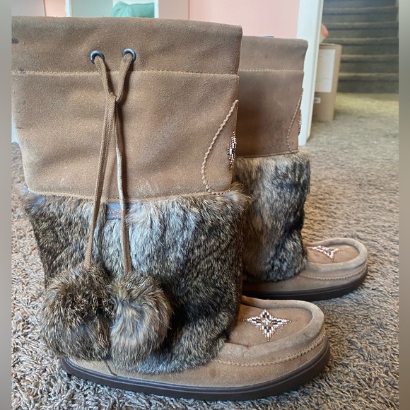 Manitobah Mukluks - Picture 4 of 7